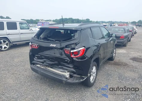 2018 Jeep Compass Sport 4X4 from USA, damaged, VIN 3C4NJDABXJT100881